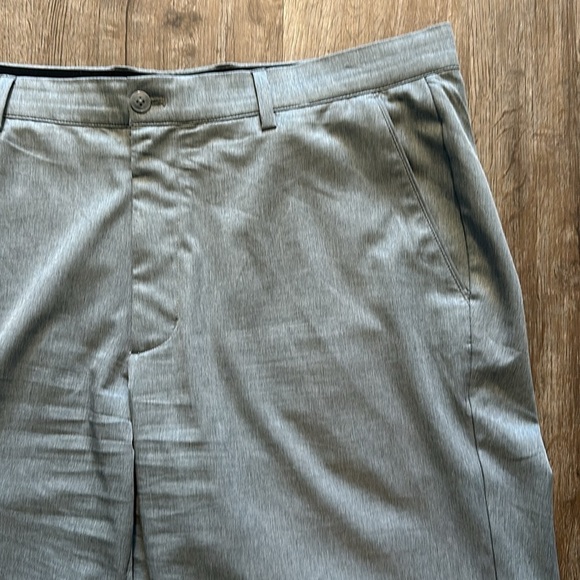 GREG NORMAN SHORTS SIZE(36) - Picture 2 of 5